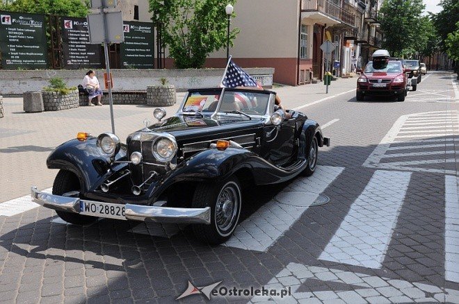 4 Zlot Samochodów Amerykańskich - parada (22.05.2011) - zdjęcie #28 - eOstroleka.pl