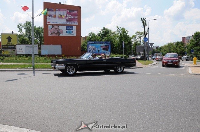 4 Zlot Samochodów Amerykańskich - parada (22.05.2011) - zdjęcie #23 - eOstroleka.pl