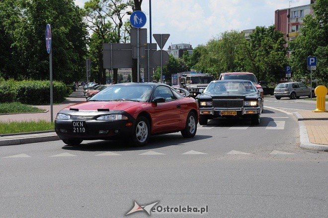 4 Zlot Samochodów Amerykańskich - parada (22.05.2011) - zdjęcie #16 - eOstroleka.pl