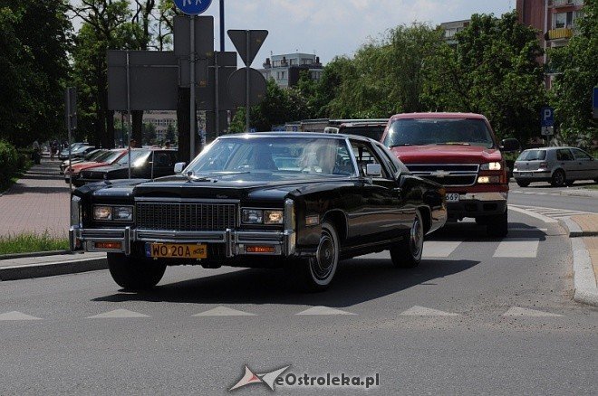 4 Zlot Samochodów Amerykańskich - parada (22.05.2011) - zdjęcie #15 - eOstroleka.pl