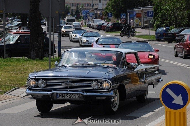 4 Zlot Samochodów Amerykańskich - parada (22.05.2011) - zdjęcie #8 - eOstroleka.pl
