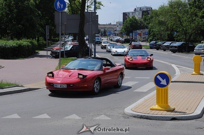 4 Zlot Samochodów Amerykańskich - parada (22.05.2011) - zdjęcie #7 - eOstroleka.pl