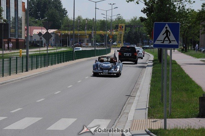 4 Zlot Samochodów Amerykańskich - parada (22.05.2011) - zdjęcie #1 - eOstroleka.pl
