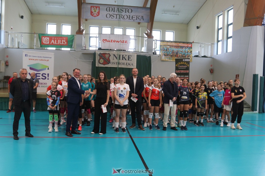 Turniej piłki siatkowej młodziczek [09.09.2023] - zdjęcie #60 - eOstroleka.pl