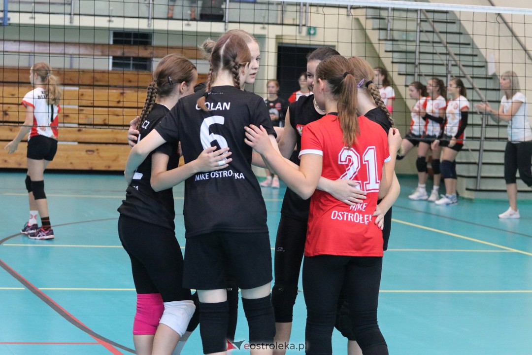 Turniej piłki siatkowej młodziczek [09.09.2023] - zdjęcie #30 - eOstroleka.pl