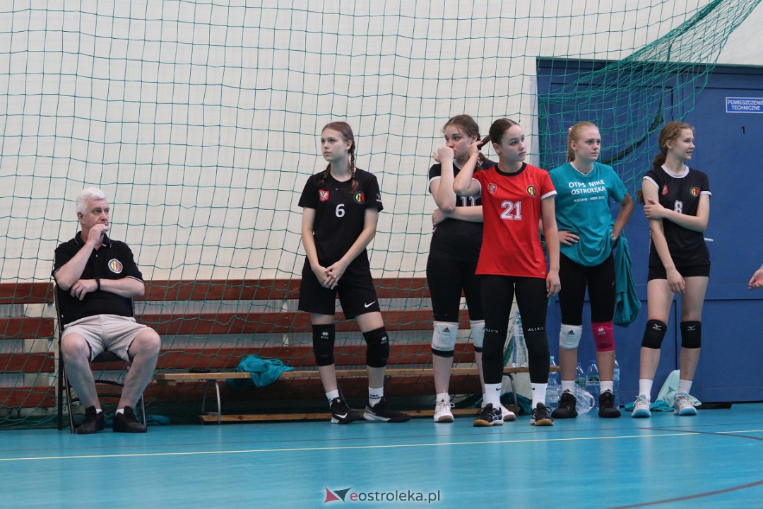 Turniej piłki siatkowej młodziczek [09.09.2023] - zdjęcie #5 - eOstroleka.pl