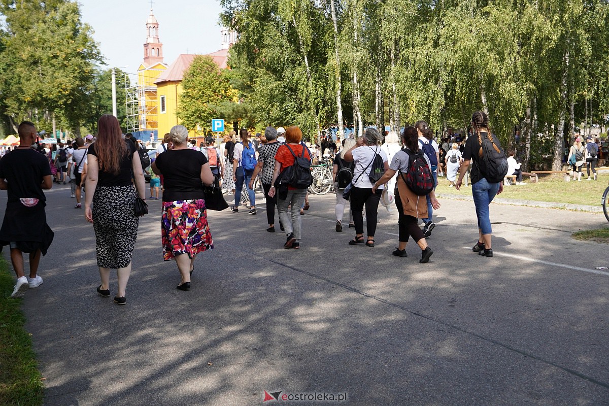 Pielgrzymka do Dąbrówki 2023 [10.09.2023] - zdjęcie #221 - eOstroleka.pl