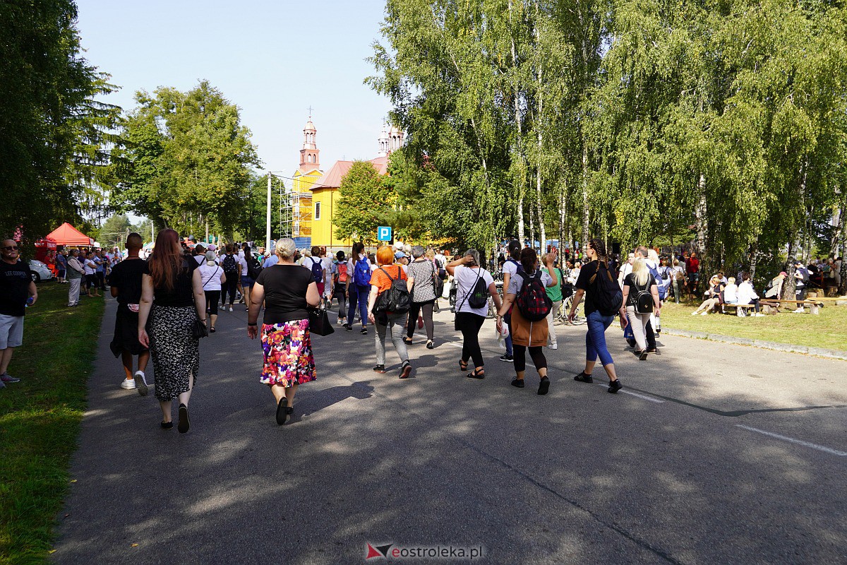 Pielgrzymka do Dąbrówki 2023 [10.09.2023] - zdjęcie #220 - eOstroleka.pl