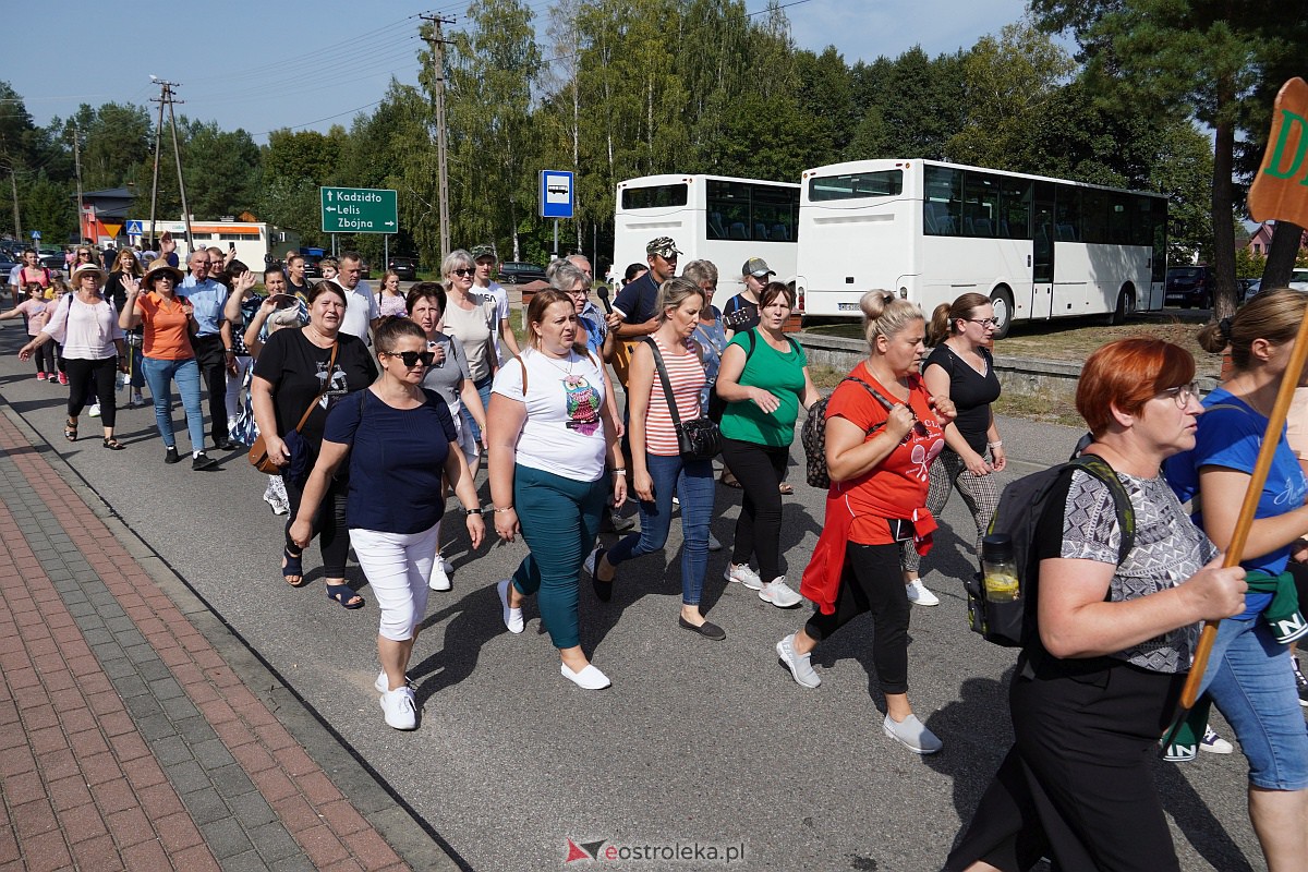 Pielgrzymka do Dąbrówki 2023 [10.09.2023] - zdjęcie #142 - eOstroleka.pl