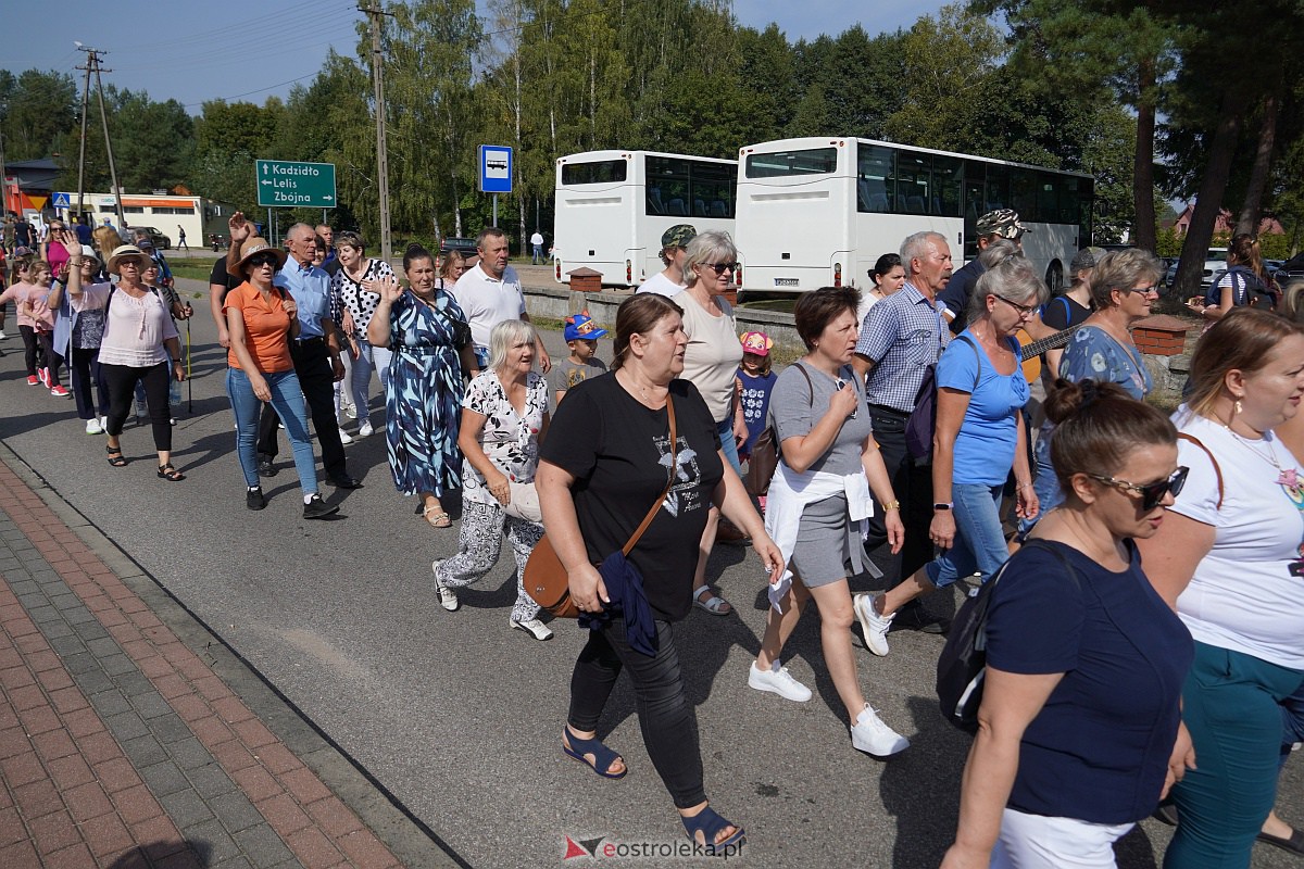 Pielgrzymka do Dąbrówki 2023 [10.09.2023] - zdjęcie #141 - eOstroleka.pl