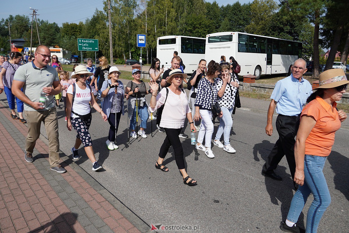 Pielgrzymka do Dąbrówki 2023 [10.09.2023] - zdjęcie #139 - eOstroleka.pl