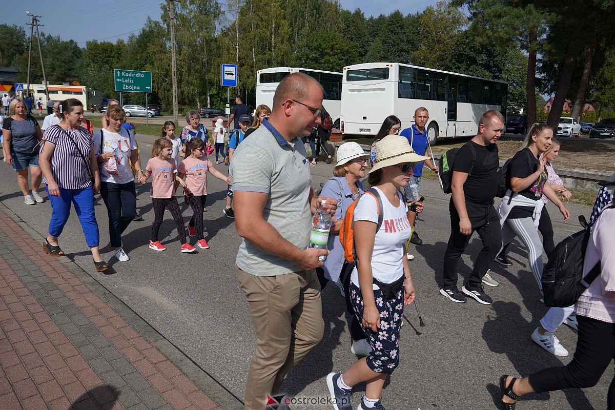 Pielgrzymka do Dąbrówki 2023 [10.09.2023] - zdjęcie #138 - eOstroleka.pl