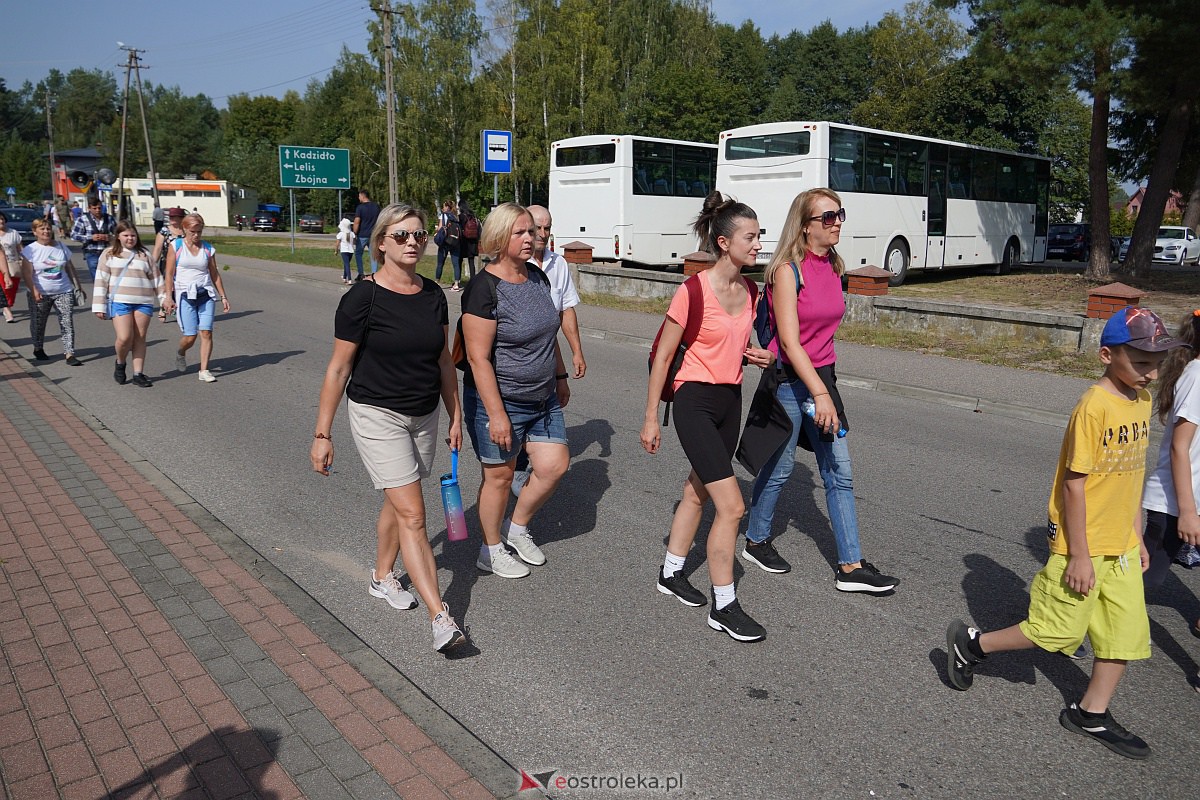 Pielgrzymka do Dąbrówki 2023 [10.09.2023] - zdjęcie #136 - eOstroleka.pl