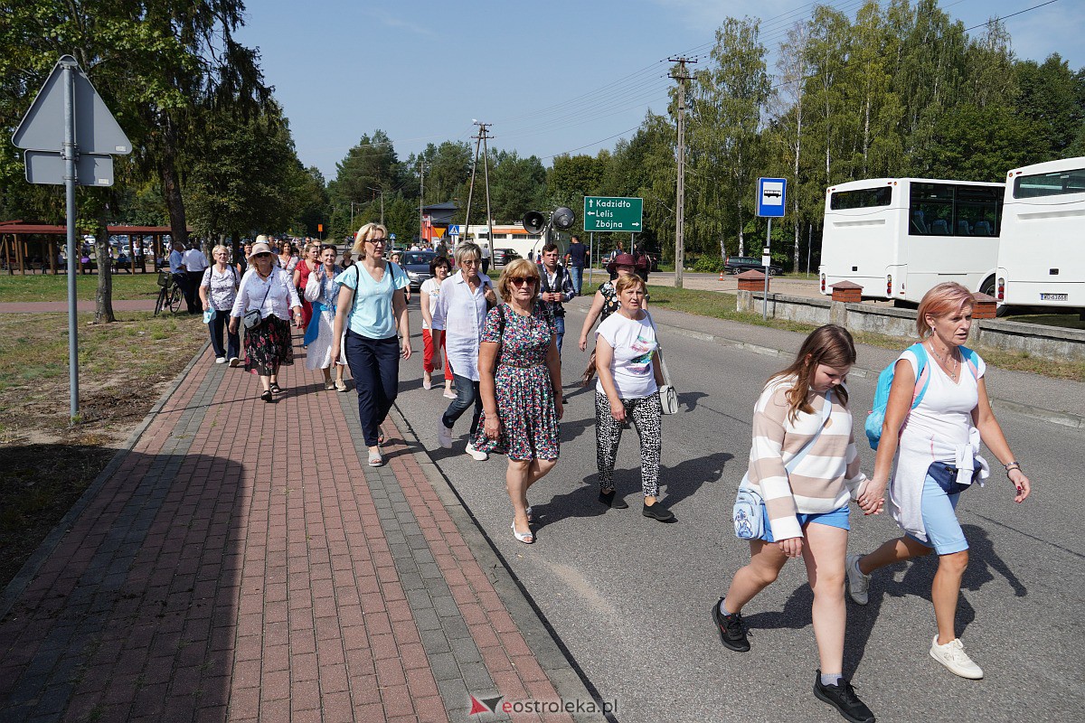 Pielgrzymka do Dąbrówki 2023 [10.09.2023] - zdjęcie #134 - eOstroleka.pl