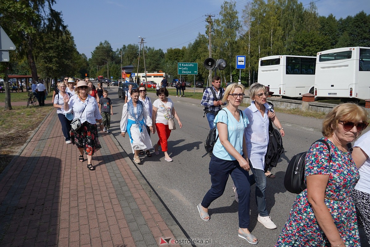 Pielgrzymka do Dąbrówki 2023 [10.09.2023] - zdjęcie #133 - eOstroleka.pl