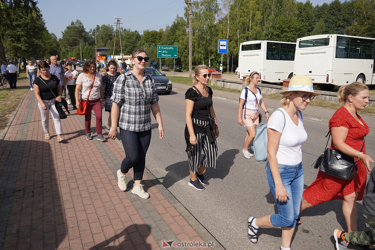 Pielgrzymka do Dąbrówki 2023 [10.09.2023] - zdjęcie #128 - eOstroleka.pl