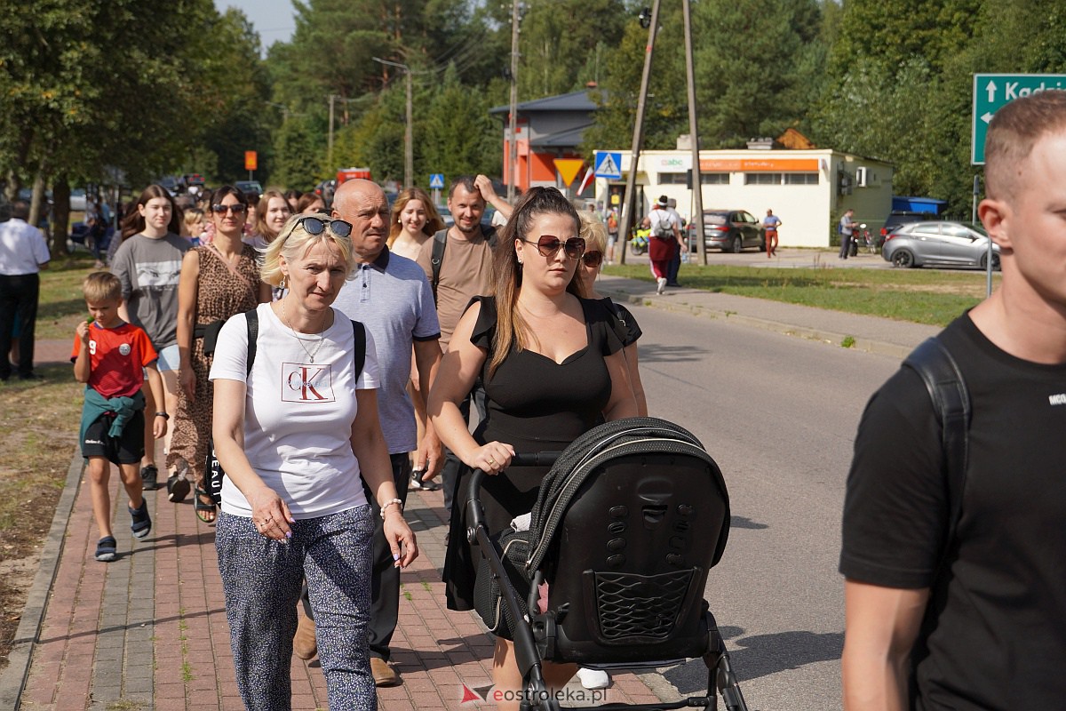 Pielgrzymka do Dąbrówki 2023 [10.09.2023] - zdjęcie #111 - eOstroleka.pl