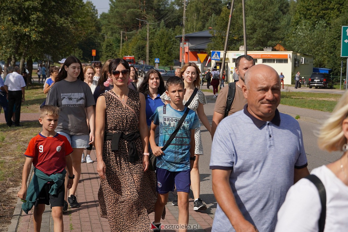 Pielgrzymka do Dąbrówki 2023 [10.09.2023] - zdjęcie #109 - eOstroleka.pl