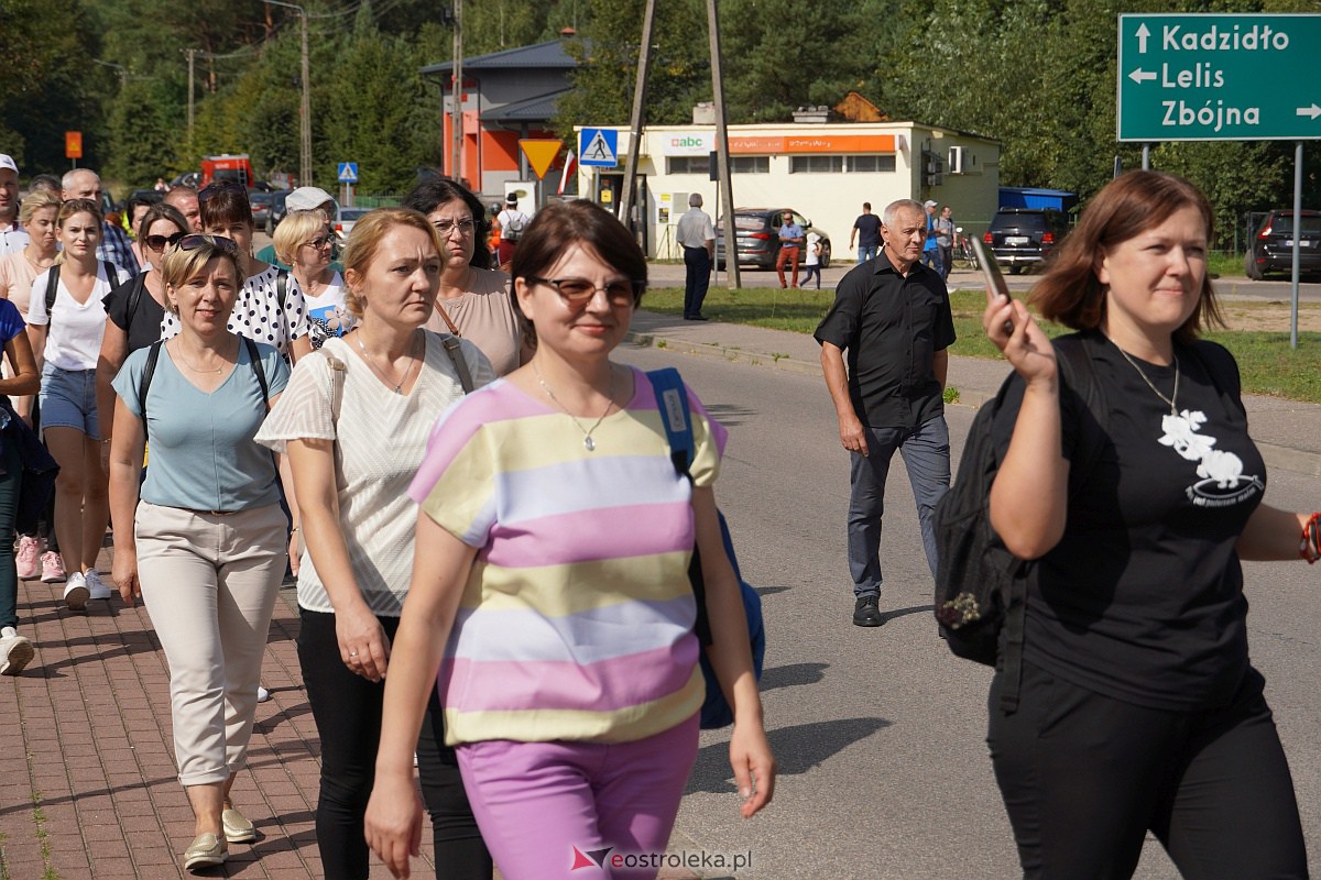 Pielgrzymka do Dąbrówki 2023 [10.09.2023] - zdjęcie #106 - eOstroleka.pl