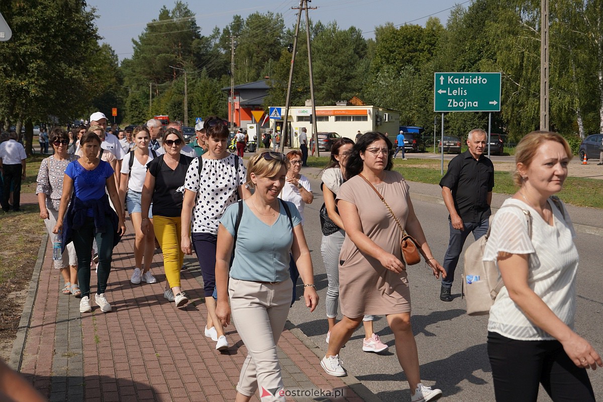 Pielgrzymka do Dąbrówki 2023 [10.09.2023] - zdjęcie #104 - eOstroleka.pl