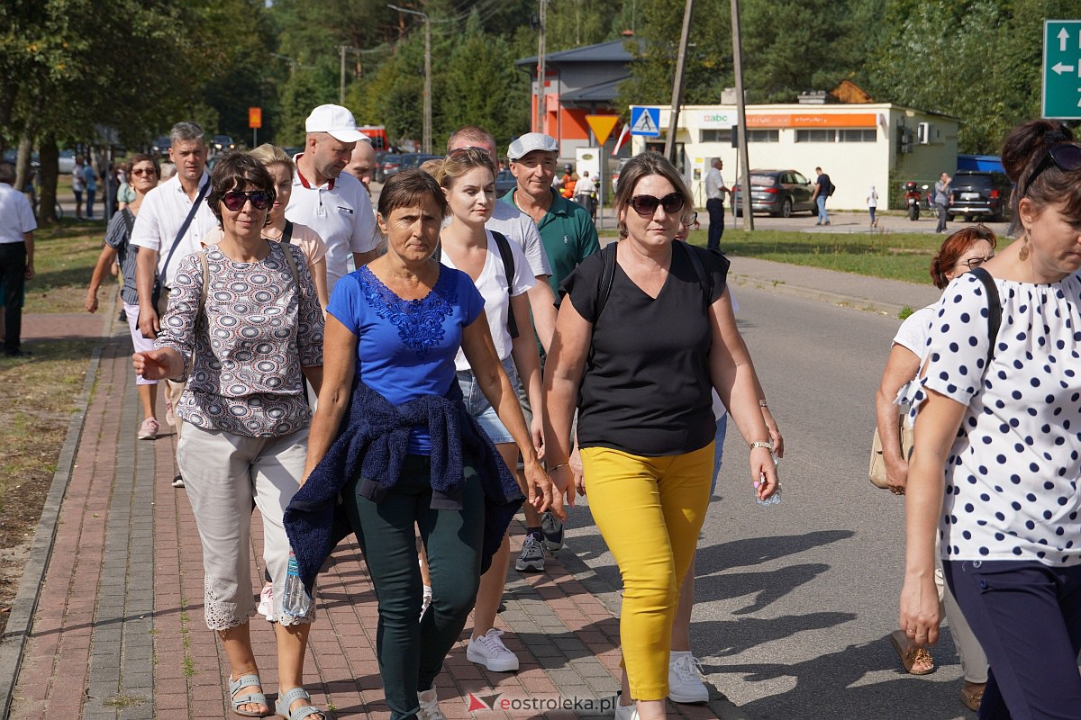Pielgrzymka do Dąbrówki 2023 [10.09.2023] - zdjęcie #102 - eOstroleka.pl