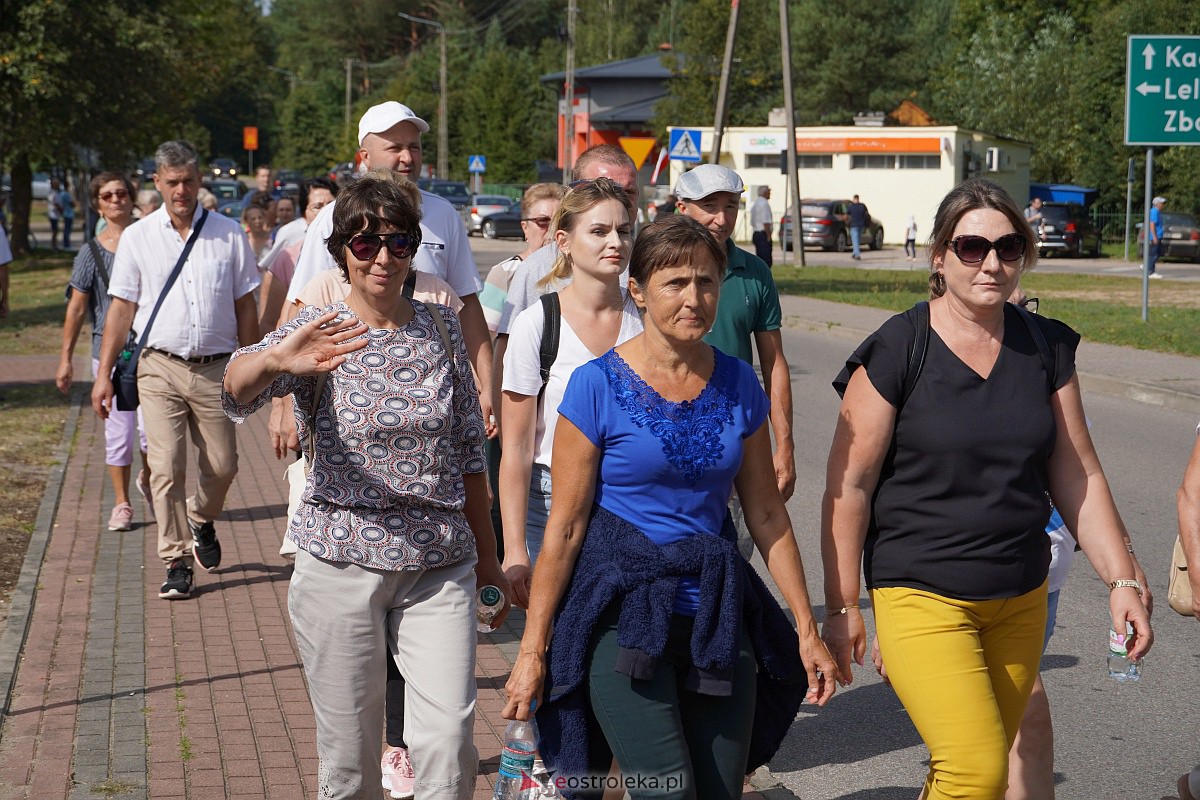 Pielgrzymka do Dąbrówki 2023 [10.09.2023] - zdjęcie #101 - eOstroleka.pl