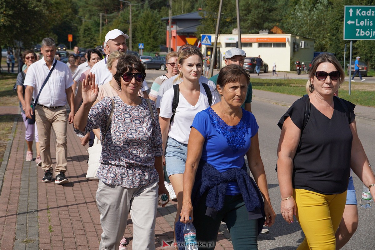 Pielgrzymka do Dąbrówki 2023 [10.09.2023] - zdjęcie #100 - eOstroleka.pl