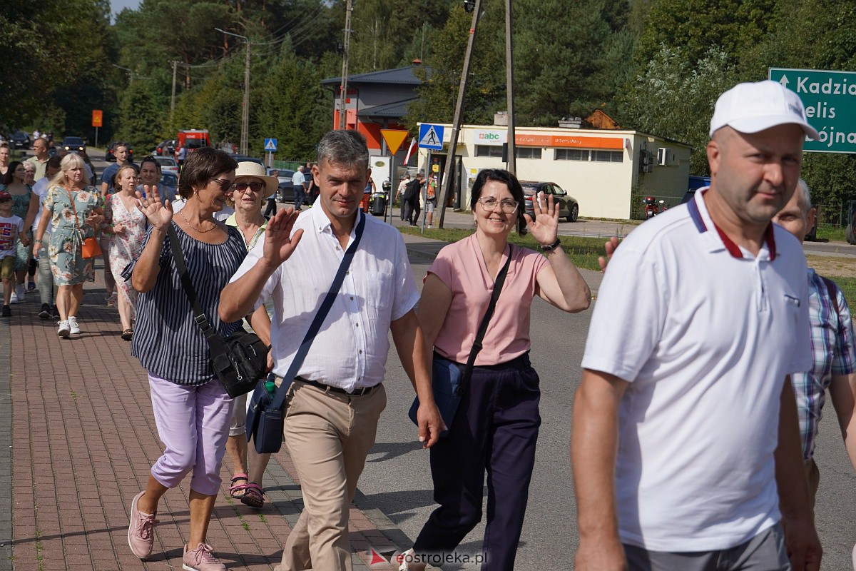 Pielgrzymka do Dąbrówki 2023 [10.09.2023] - zdjęcie #97 - eOstroleka.pl