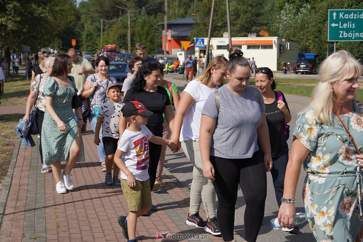 Pielgrzymka do Dąbrówki 2023 [10.09.2023] - zdjęcie #94 - eOstroleka.pl
