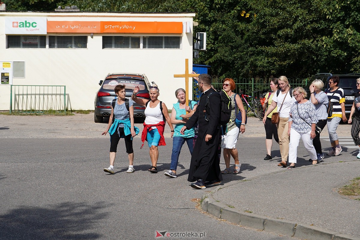 Pielgrzymka do Dąbrówki 2023 [10.09.2023] - zdjęcie #91 - eOstroleka.pl