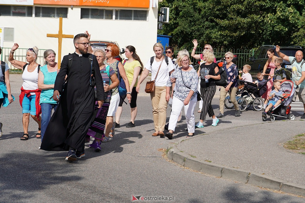 Pielgrzymka do Dąbrówki 2023 [10.09.2023] - zdjęcie #90 - eOstroleka.pl