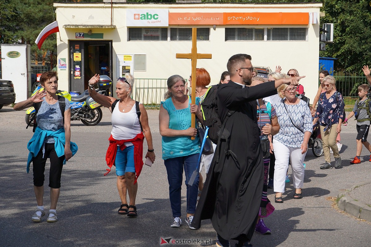 Pielgrzymka do Dąbrówki 2023 [10.09.2023] - zdjęcie #89 - eOstroleka.pl