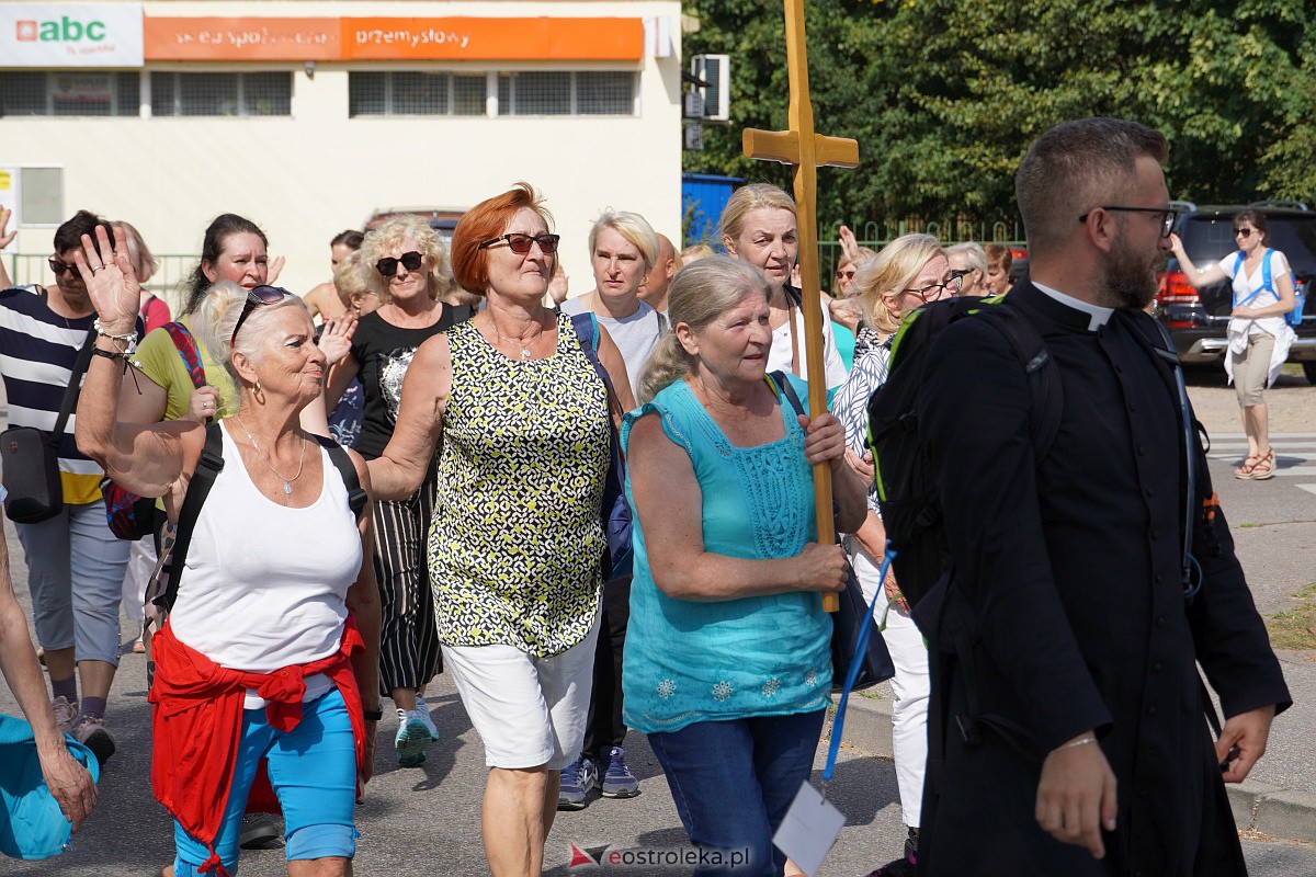 Pielgrzymka do Dąbrówki 2023 [10.09.2023] - zdjęcie #87 - eOstroleka.pl