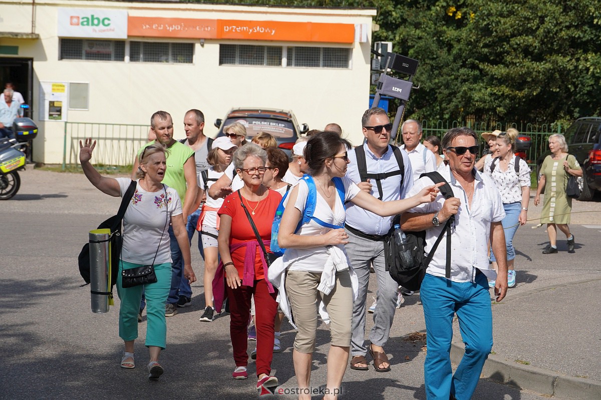 Pielgrzymka do Dąbrówki 2023 [10.09.2023] - zdjęcie #82 - eOstroleka.pl