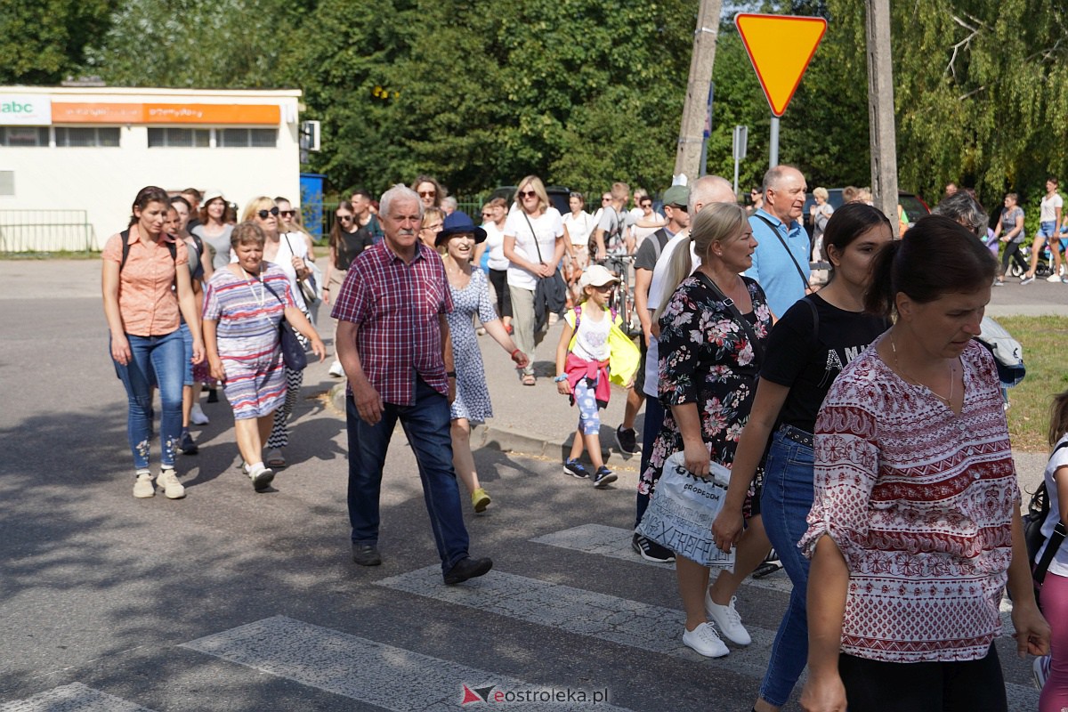 Pielgrzymka do Dąbrówki 2023 [10.09.2023] - zdjęcie #77 - eOstroleka.pl