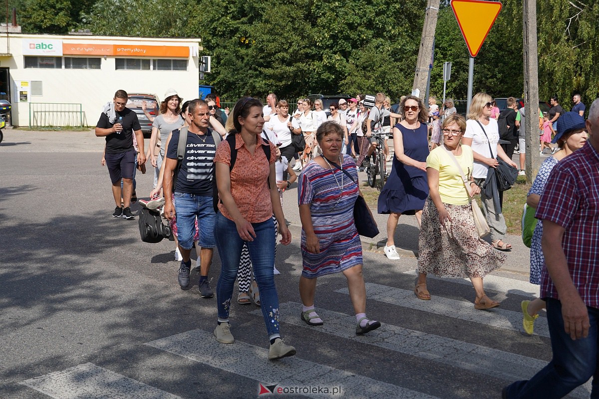 Pielgrzymka do Dąbrówki 2023 [10.09.2023] - zdjęcie #75 - eOstroleka.pl