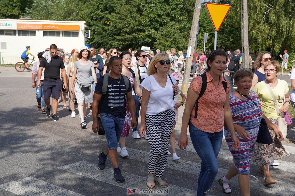 Pielgrzymka do Dąbrówki 2023 [10.09.2023] - zdjęcie #74 - eOstroleka.pl