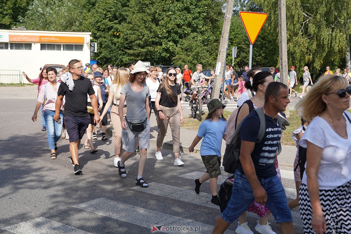 Pielgrzymka do Dąbrówki 2023 [10.09.2023] - zdjęcie #72 - eOstroleka.pl