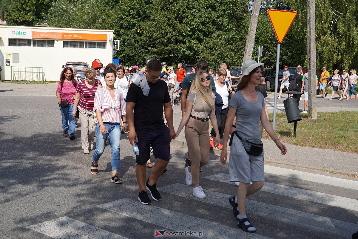 Pielgrzymka do Dąbrówki 2023 [10.09.2023] - zdjęcie #71 - eOstroleka.pl