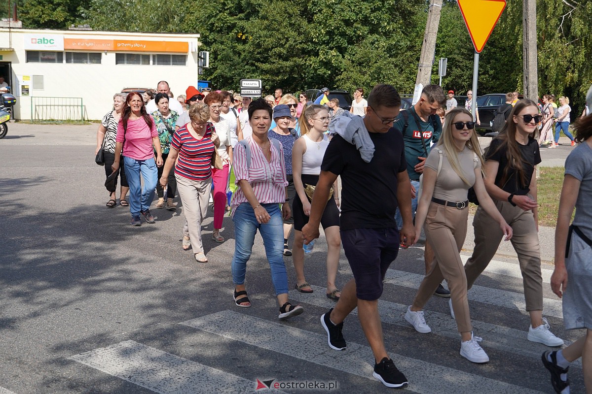 Pielgrzymka do Dąbrówki 2023 [10.09.2023] - zdjęcie #70 - eOstroleka.pl