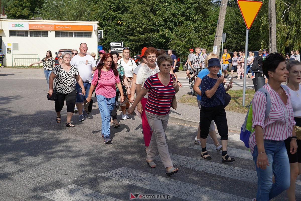 Pielgrzymka do Dąbrówki 2023 [10.09.2023] - zdjęcie #68 - eOstroleka.pl