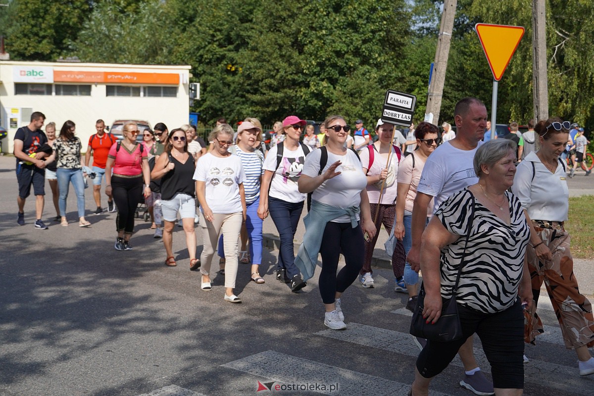 Pielgrzymka do Dąbrówki 2023 [10.09.2023] - zdjęcie #65 - eOstroleka.pl