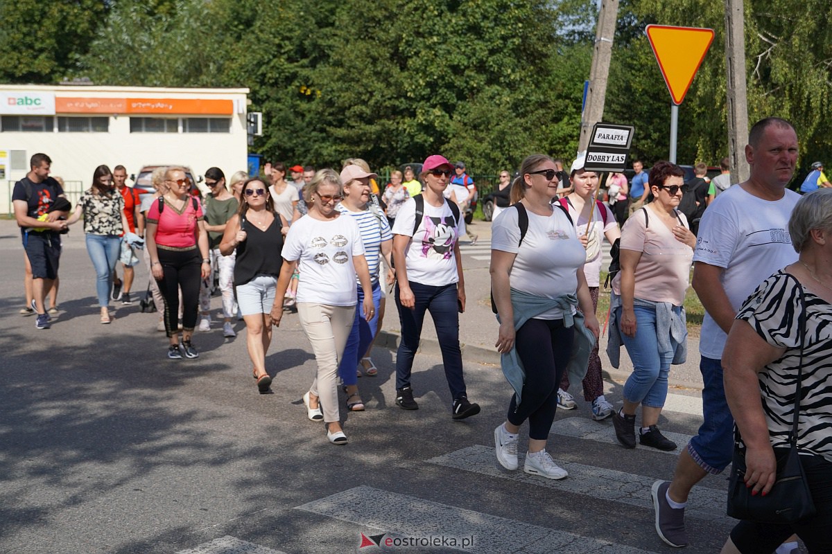 Pielgrzymka do Dąbrówki 2023 [10.09.2023] - zdjęcie #64 - eOstroleka.pl