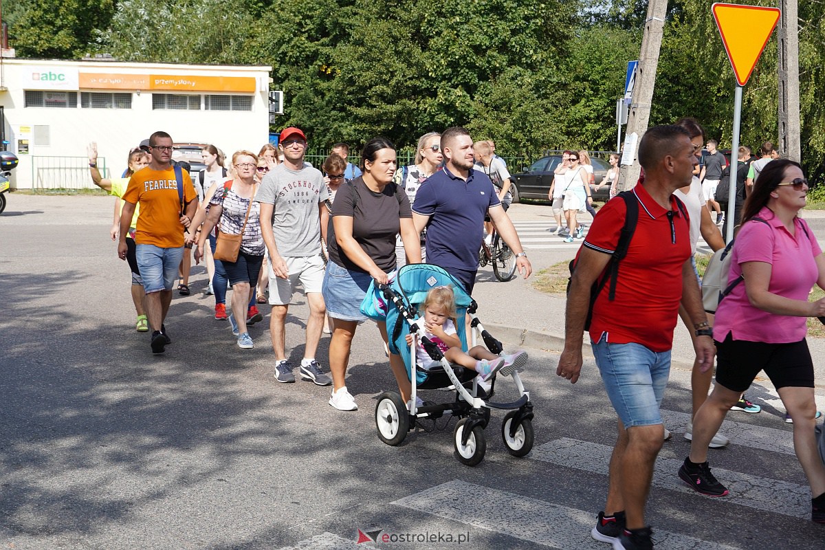 Pielgrzymka do Dąbrówki 2023 [10.09.2023] - zdjęcie #59 - eOstroleka.pl