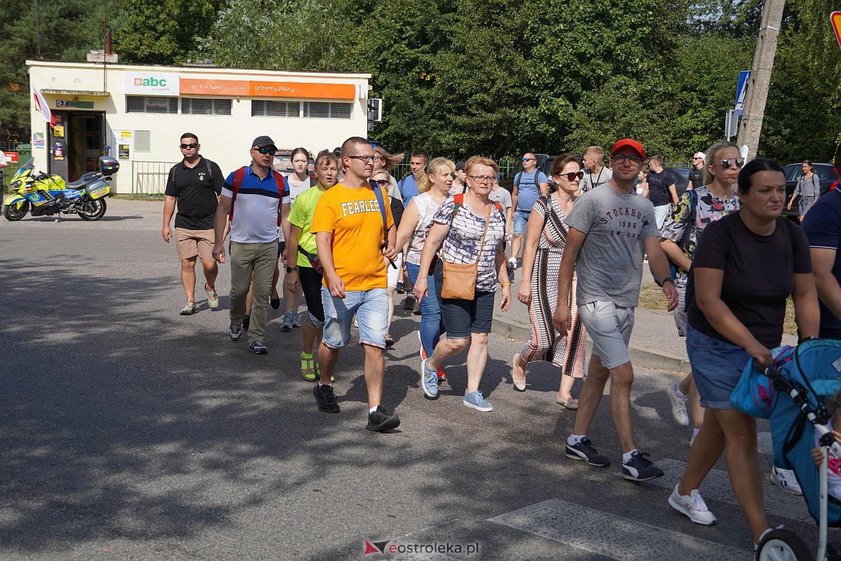 Pielgrzymka do Dąbrówki 2023 [10.09.2023] - zdjęcie #57 - eOstroleka.pl