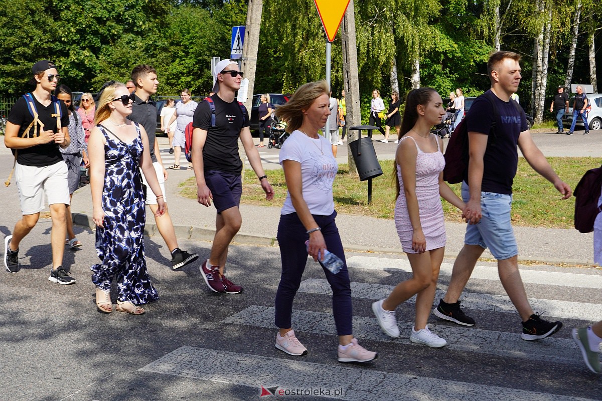 Pielgrzymka do Dąbrówki 2023 [10.09.2023] - zdjęcie #51 - eOstroleka.pl