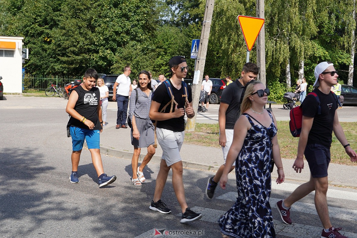 Pielgrzymka do Dąbrówki 2023 [10.09.2023] - zdjęcie #49 - eOstroleka.pl