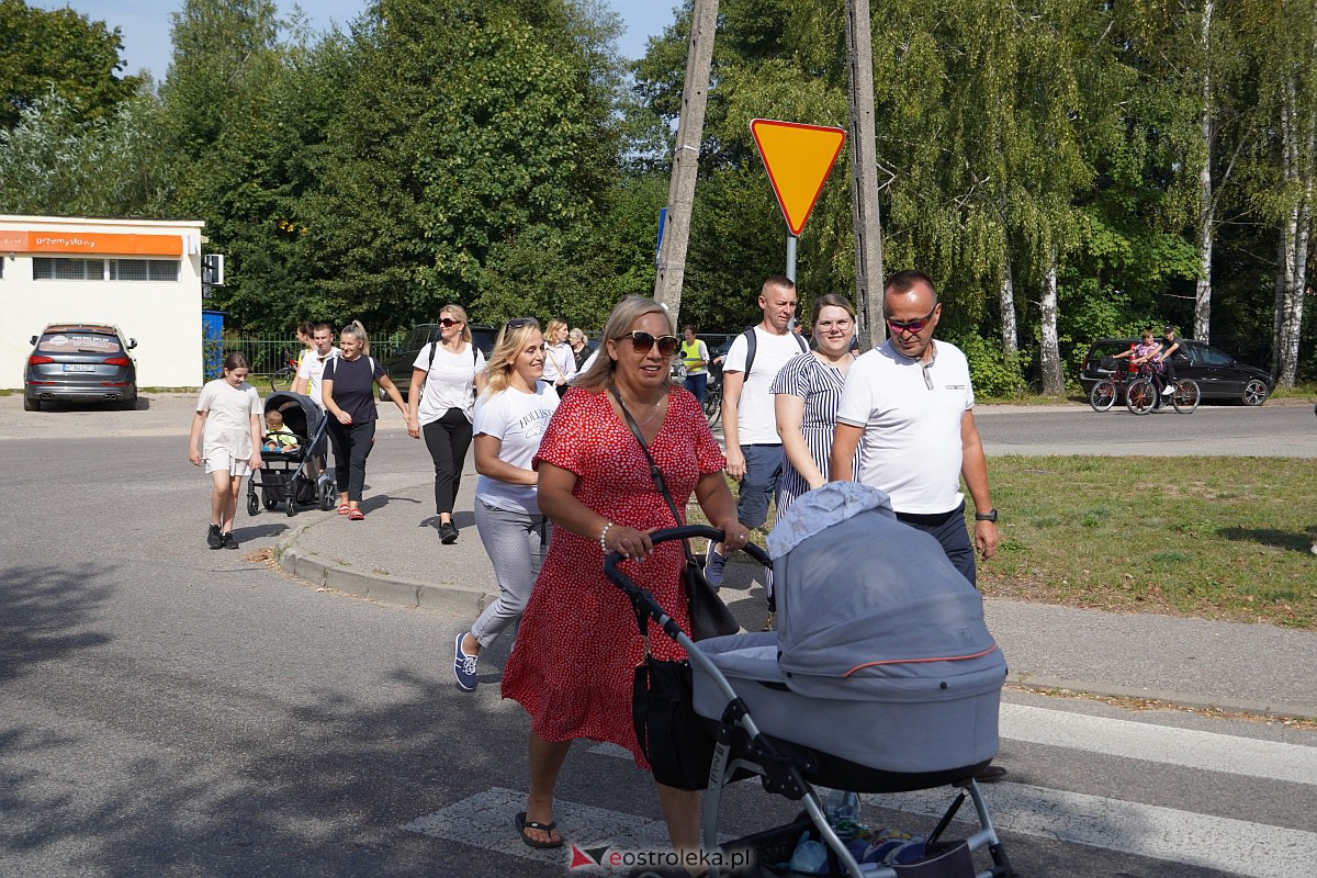 Pielgrzymka do Dąbrówki 2023 [10.09.2023] - zdjęcie #48 - eOstroleka.pl