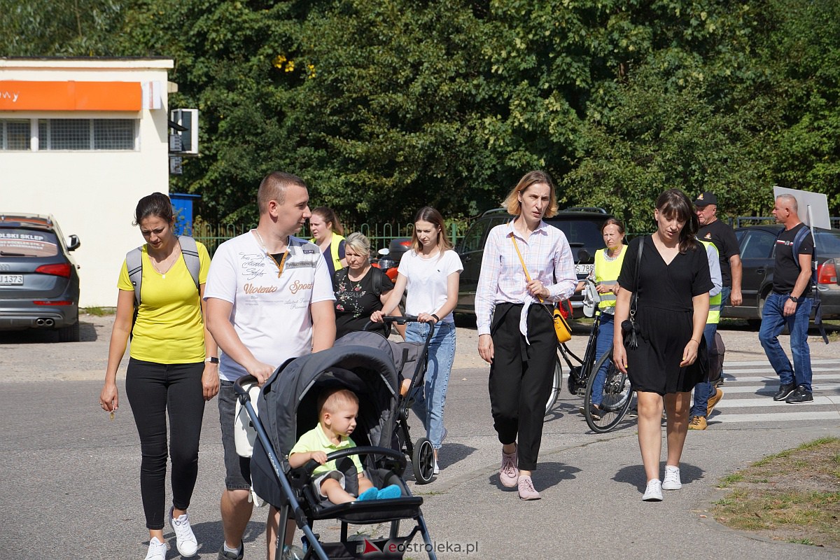 Pielgrzymka do Dąbrówki 2023 [10.09.2023] - zdjęcie #46 - eOstroleka.pl