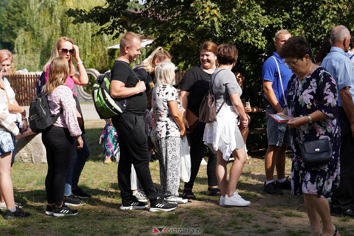 Pielgrzymka do Dąbrówki 2023 [10.09.2023] - zdjęcie #42 - eOstroleka.pl
